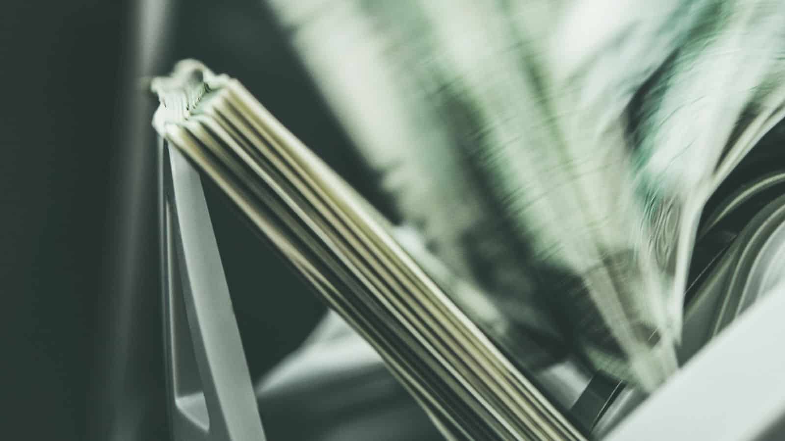 Money being counted Deposita